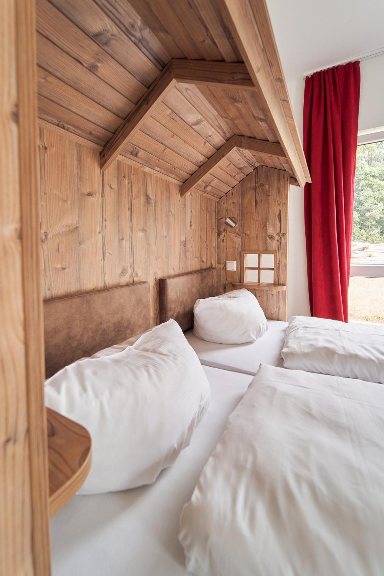 Hotel Am Interpark Großmehring Extérieur photo